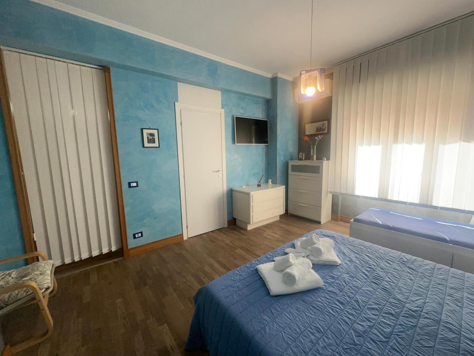Urban House Apartment Rom