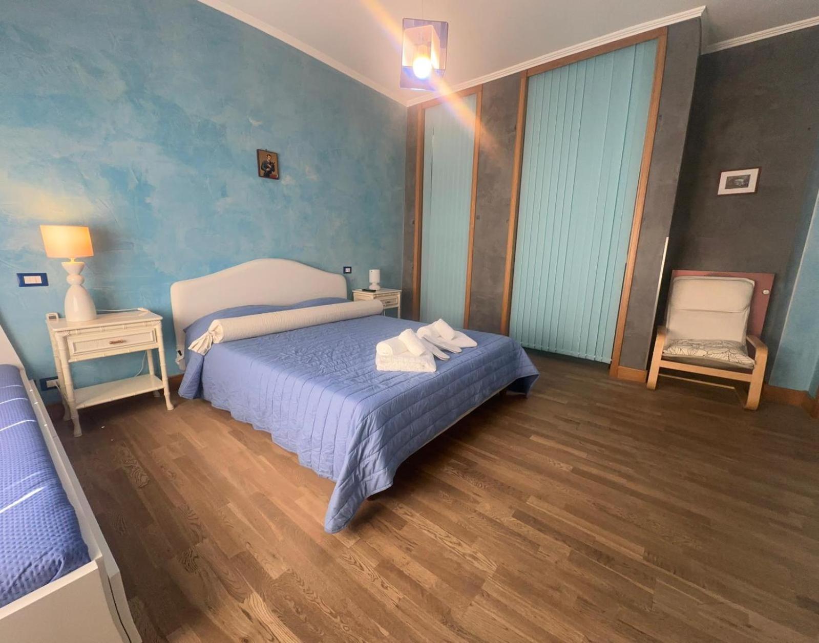 Urban House Apartment Rom
